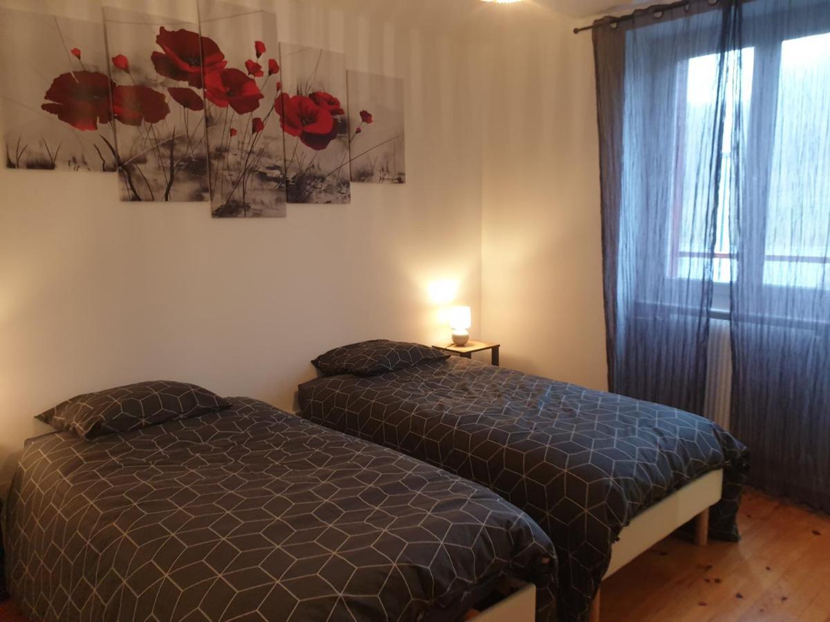 Sas Road Runner Cafe Bed & Breakfast Égliseneuve-dʼEntraigues Exterior foto