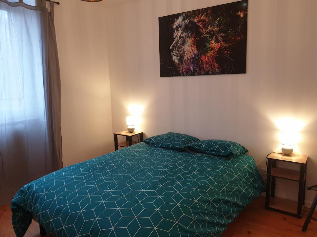 Sas Road Runner Cafe Bed & Breakfast Égliseneuve-dʼEntraigues Exterior foto